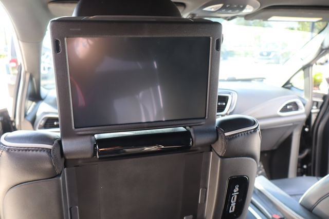 Used 2019 Chrysler Pacifica Limited FWD image 18
