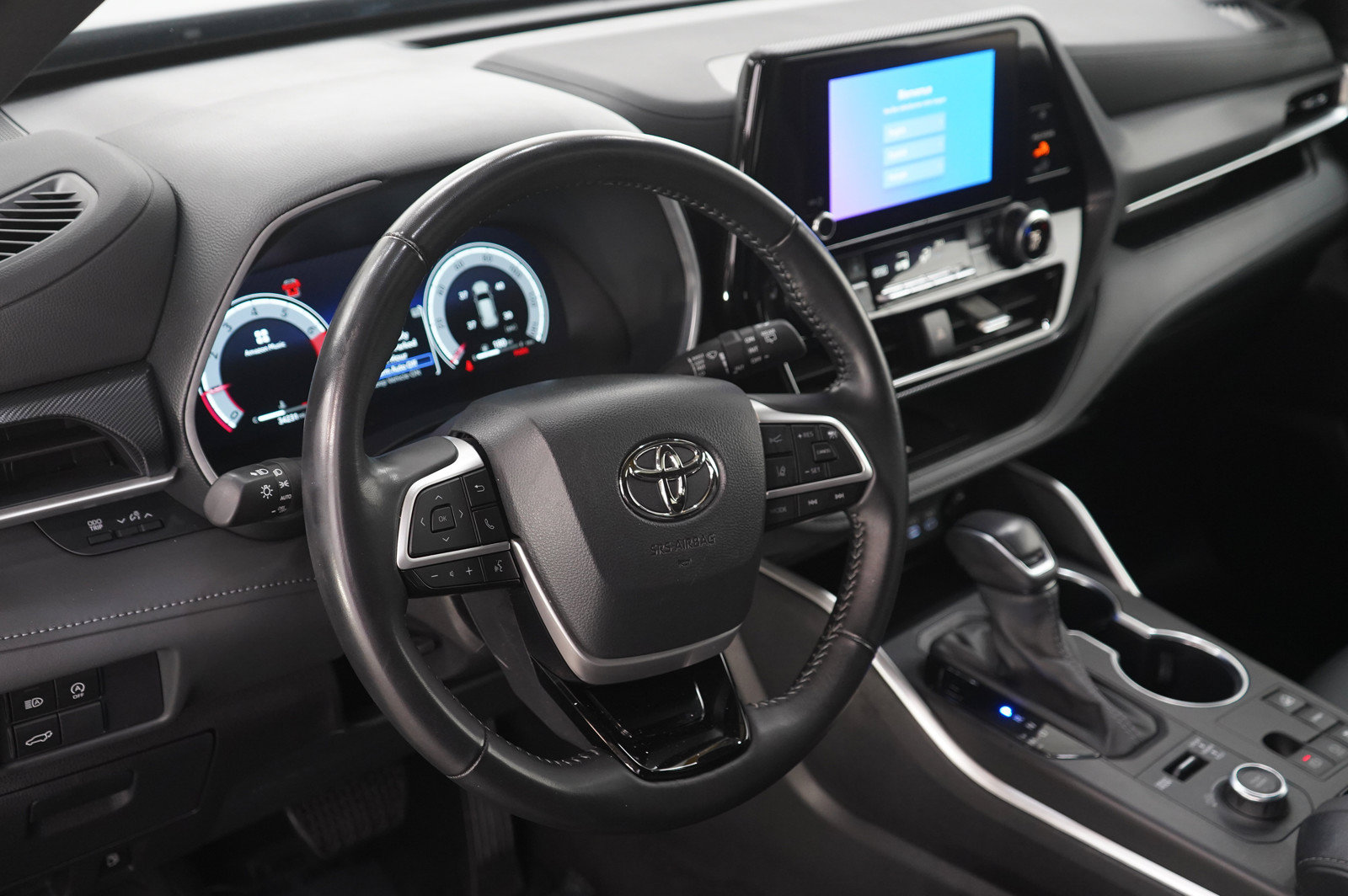 Used 2025 Toyota Highlander XSE AWD/4WD image 23