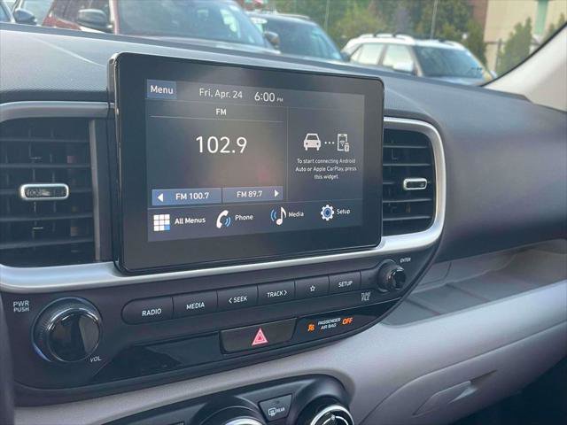 Certified 2024 Hyundai Venue SEL FWD image 26