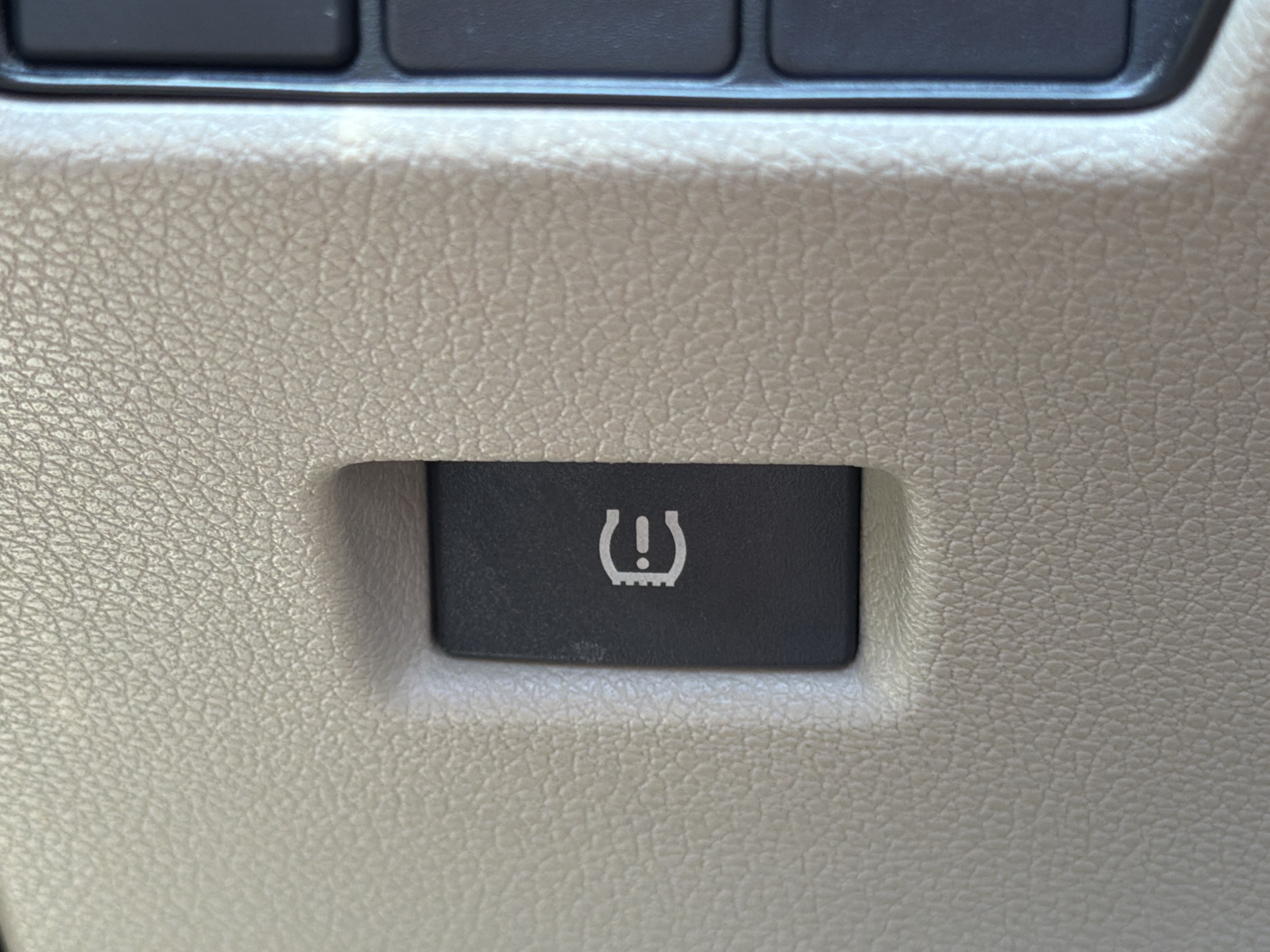 Used 2017 Honda Accord EX-L image 12
