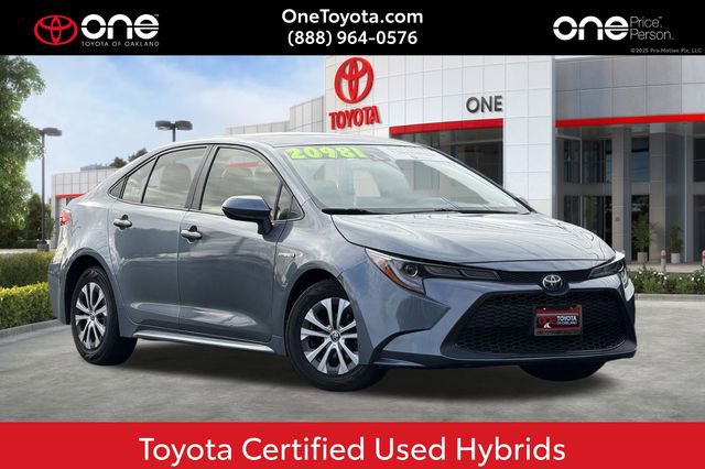 Certified 2021 Toyota Corolla LE image 1