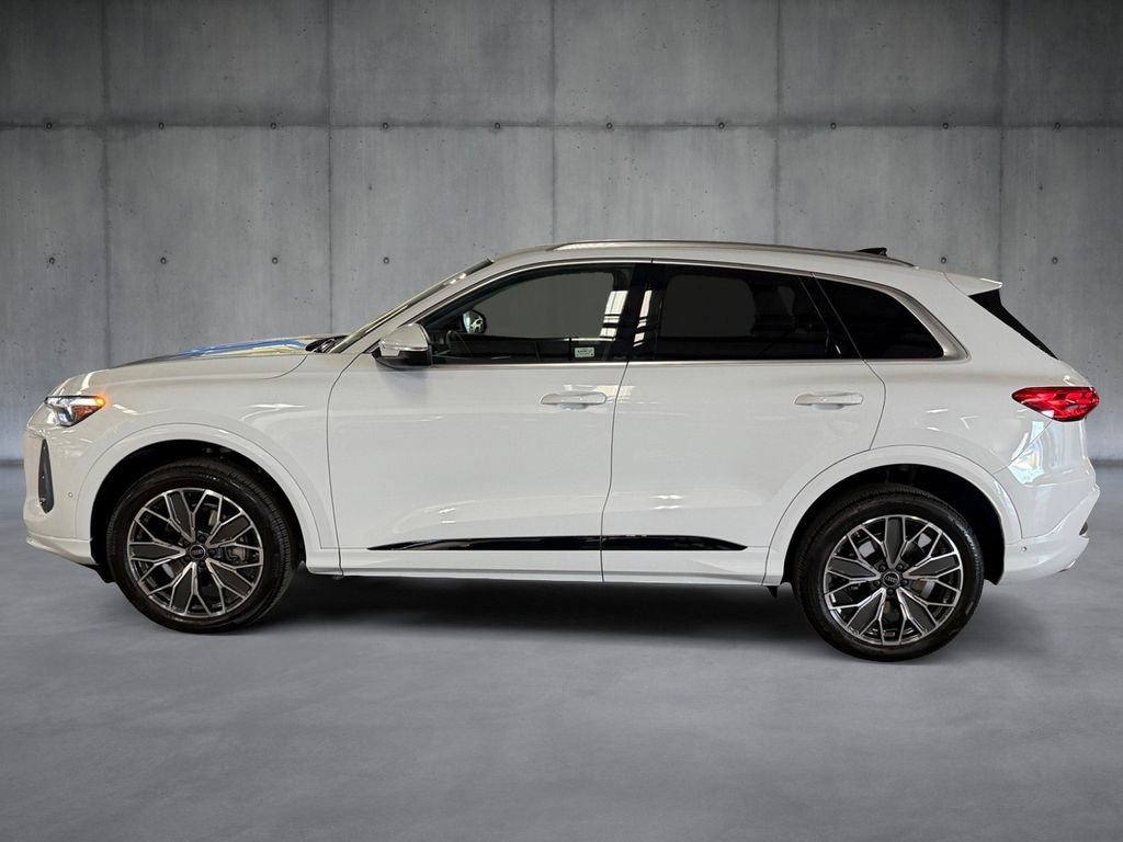 Used 2025 Audi Q5 Premium Plus w/ Premium Plus image 2