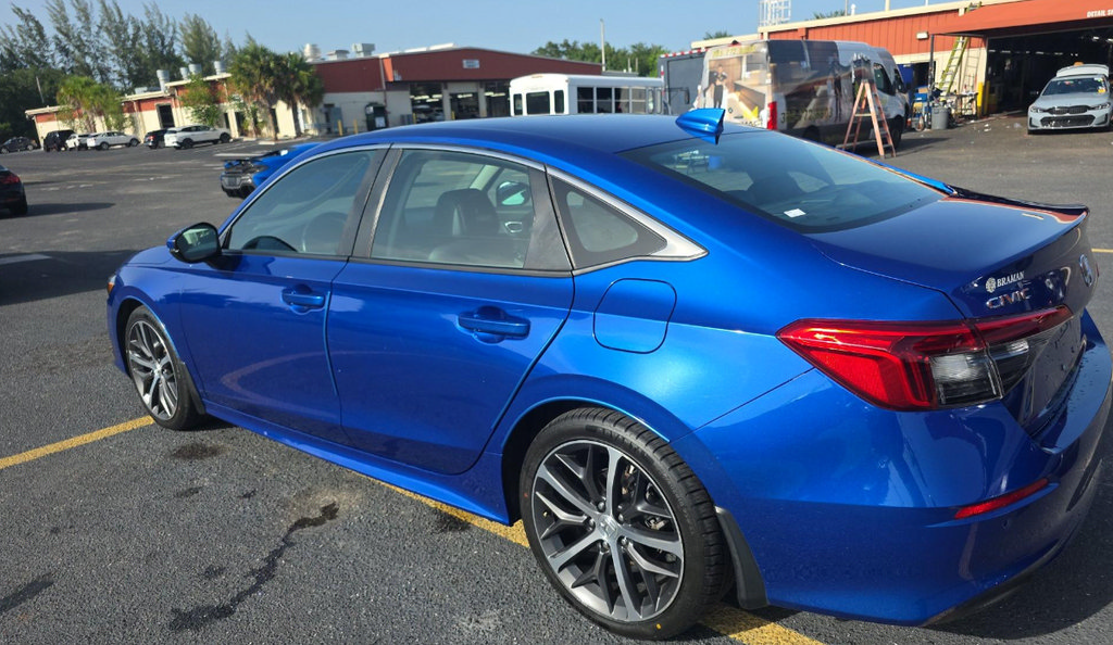 Used 2023 Honda Civic Touring image 7