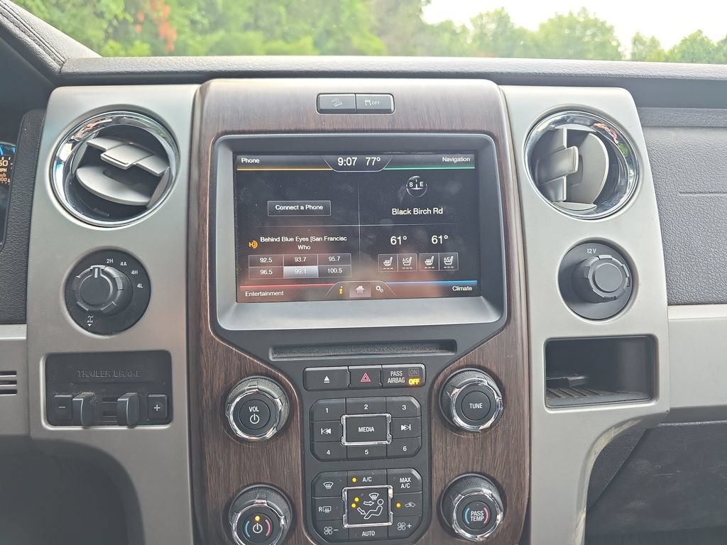 Used 2014 Ford F150 Lariat w/ Equipment Group 502A Luxury AWD/4WD image 32
