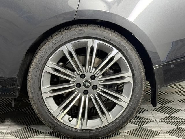 Used 2025 Land Rover Range Rover Autobiography AWD/4WD image 14