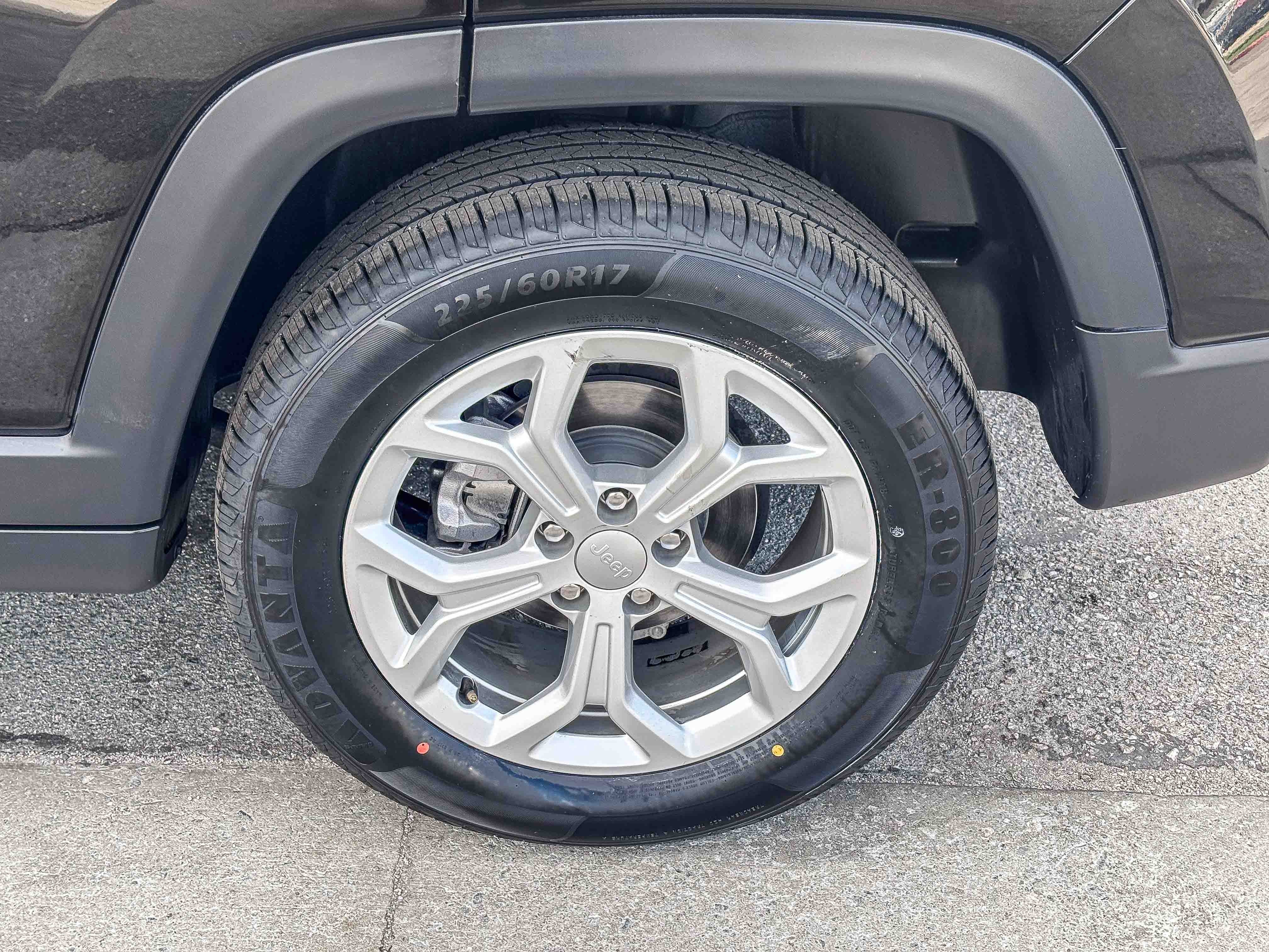 Used 2024 Jeep Compass Latitude image 12