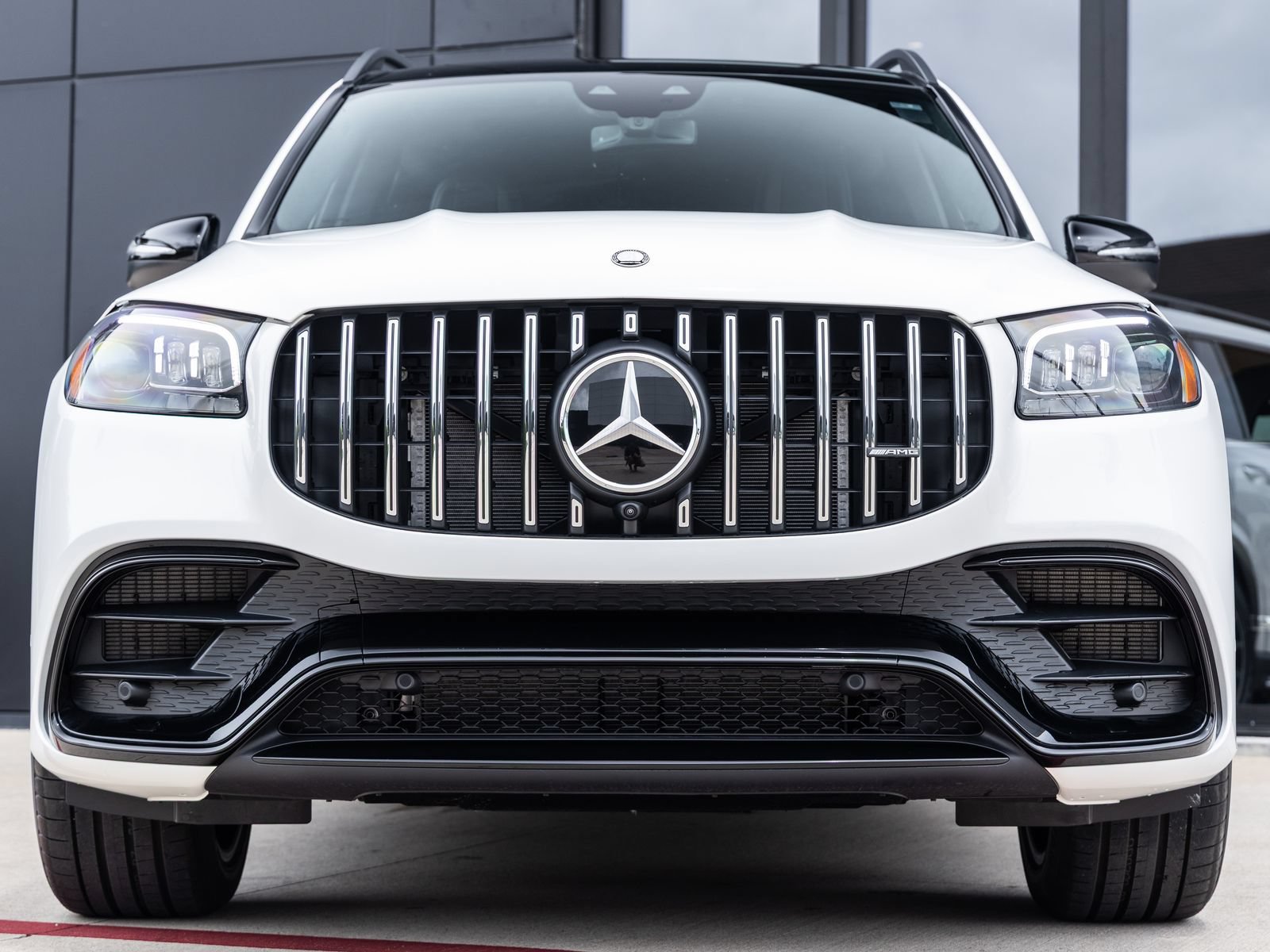 Used 2025 Mercedes-Benz GLS 63 AMG 4MATIC image 4