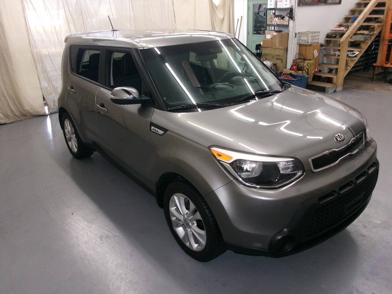 Used 2014 Kia Soul + FWD image 13