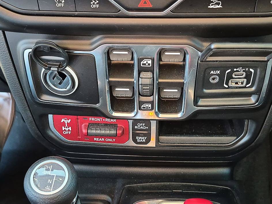 Used 2023 Jeep Gladiator Rubicon w/ Cold Weather Group AWD/4WD image 23