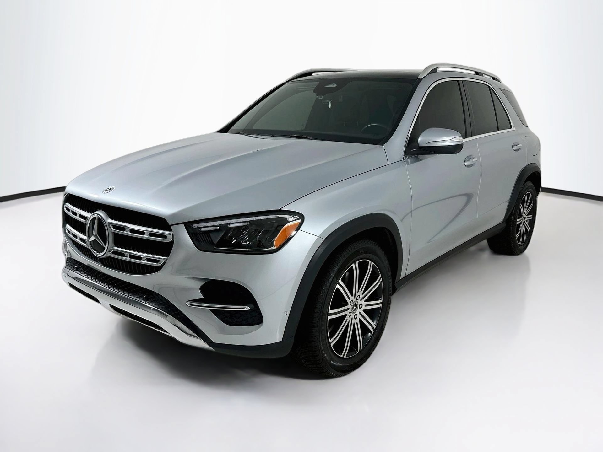 Certified 2025 Mercedes-Benz GLE 450e 4MATIC image 3