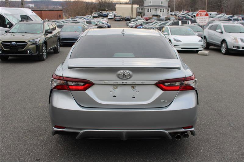 Used 2022 Toyota Camry SE image 4