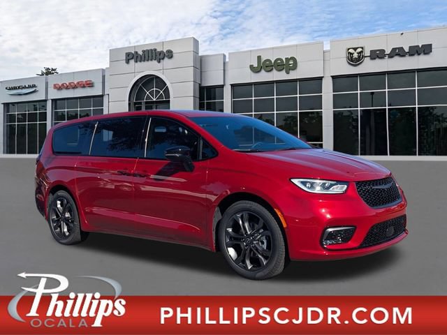 New 2026 Chrysler Pacifica Select FWD image 1