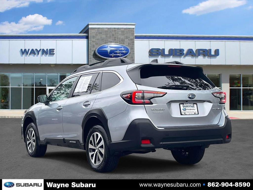 Certified 2025 Subaru Outback Premium image 3
