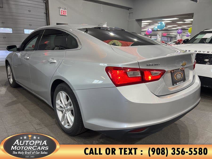 Used 2017 Chevrolet Malibu LT FWD image 28