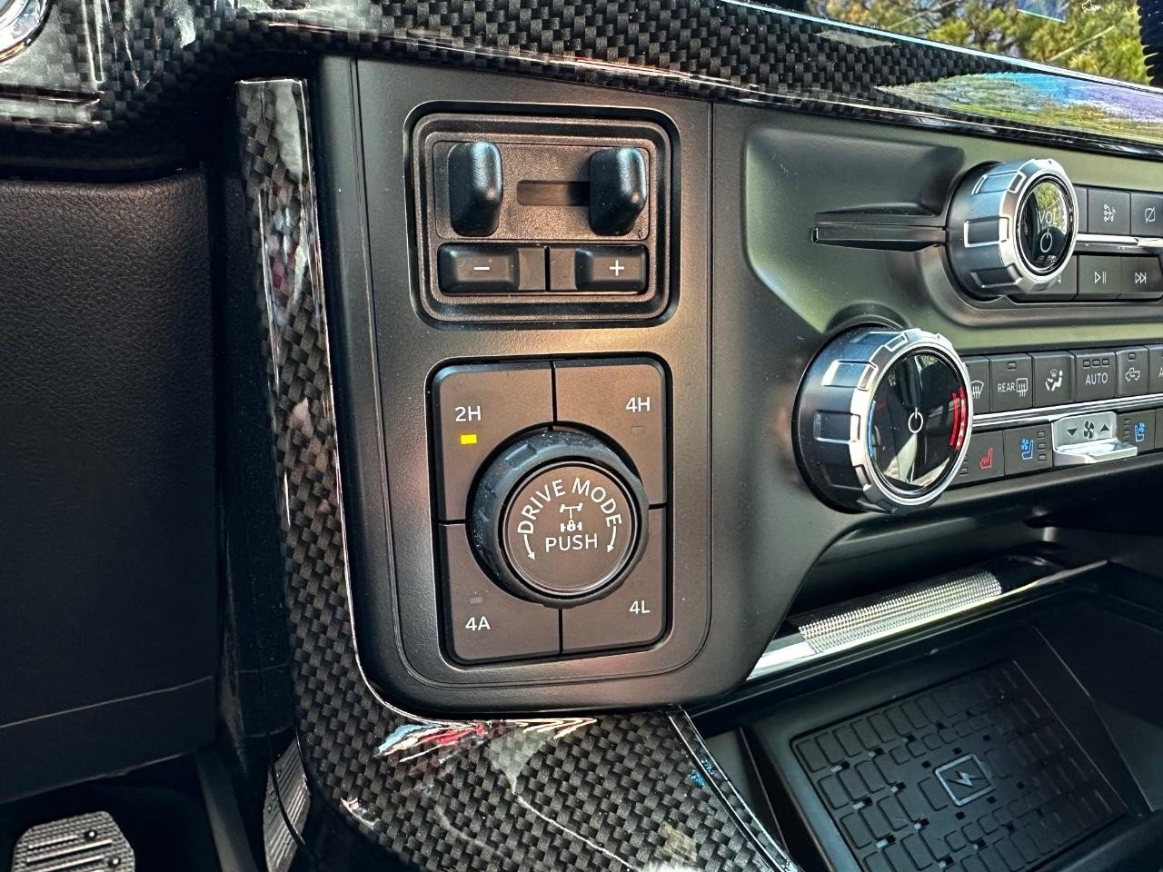 Used 2023 Ford F150 Lariat w/ Equipment Group 502A High AWD/4WD image 23
