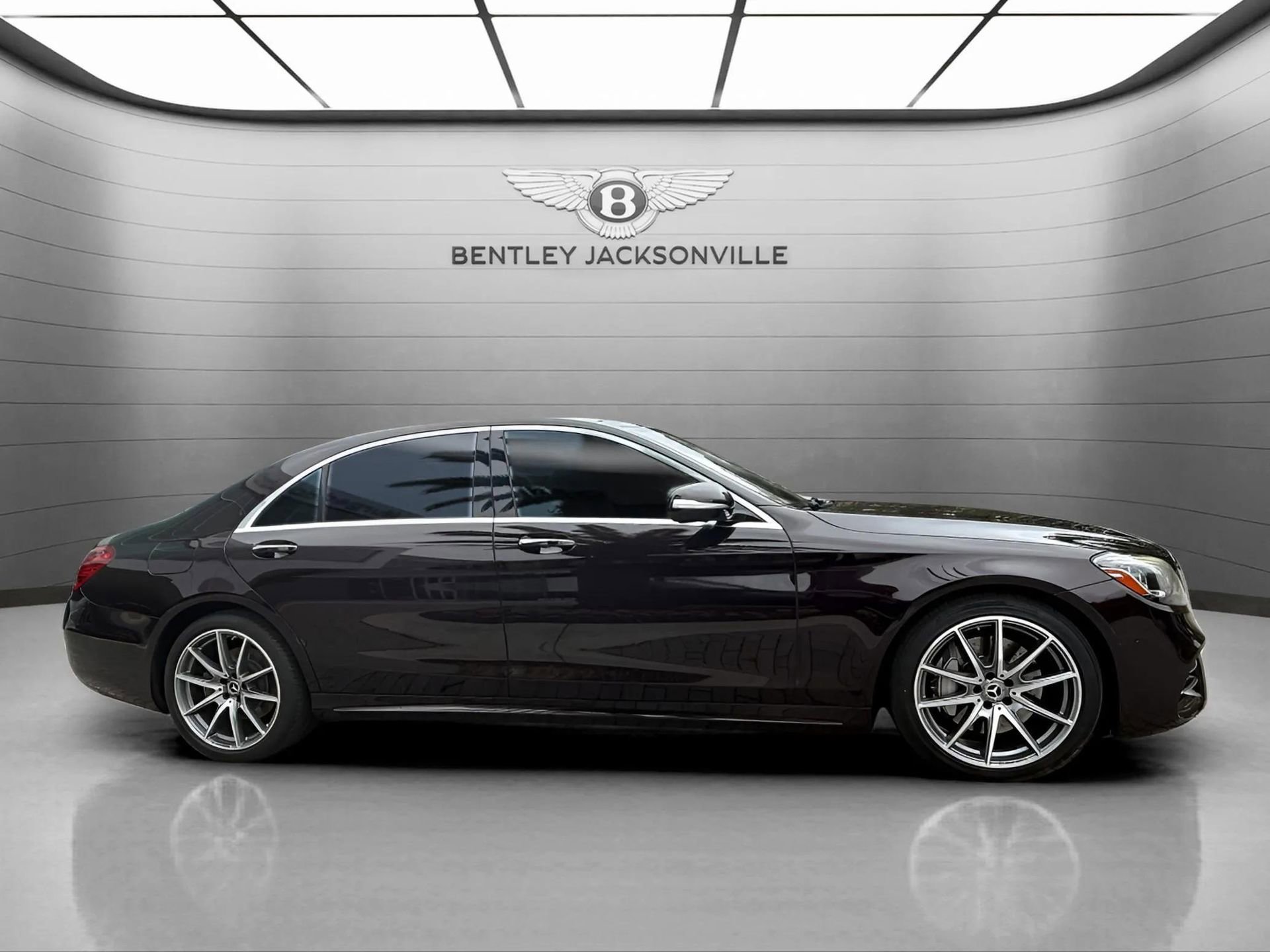 Used 2019 Mercedes-Benz S 560 4MATIC Sedan image 5