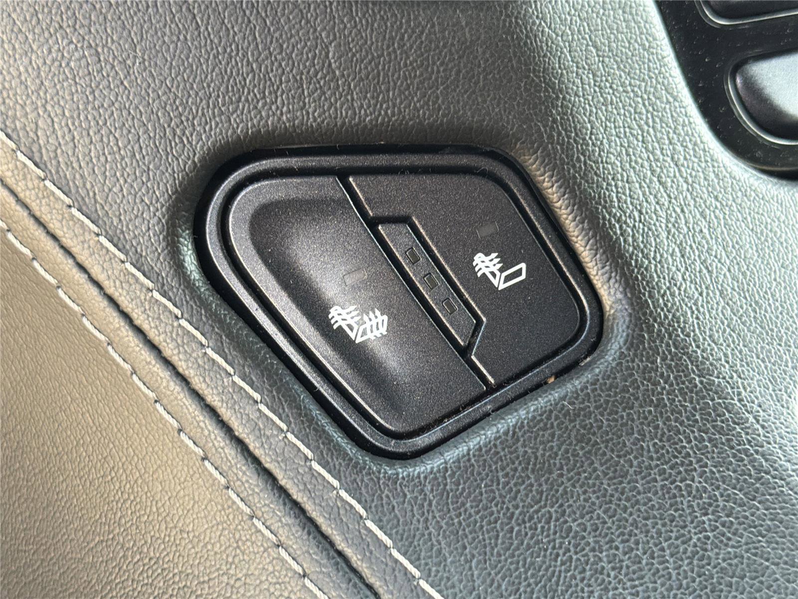 Used 2017 Chevrolet Tahoe LT w/ Luxury Package AWD/4WD image 31