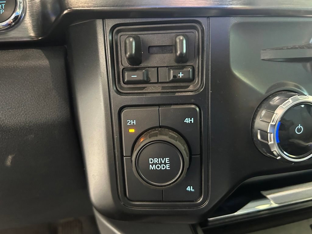 Used 2025 Ford F350 Lariat w/ Lariat Ultimate Package AWD/4WD image 54