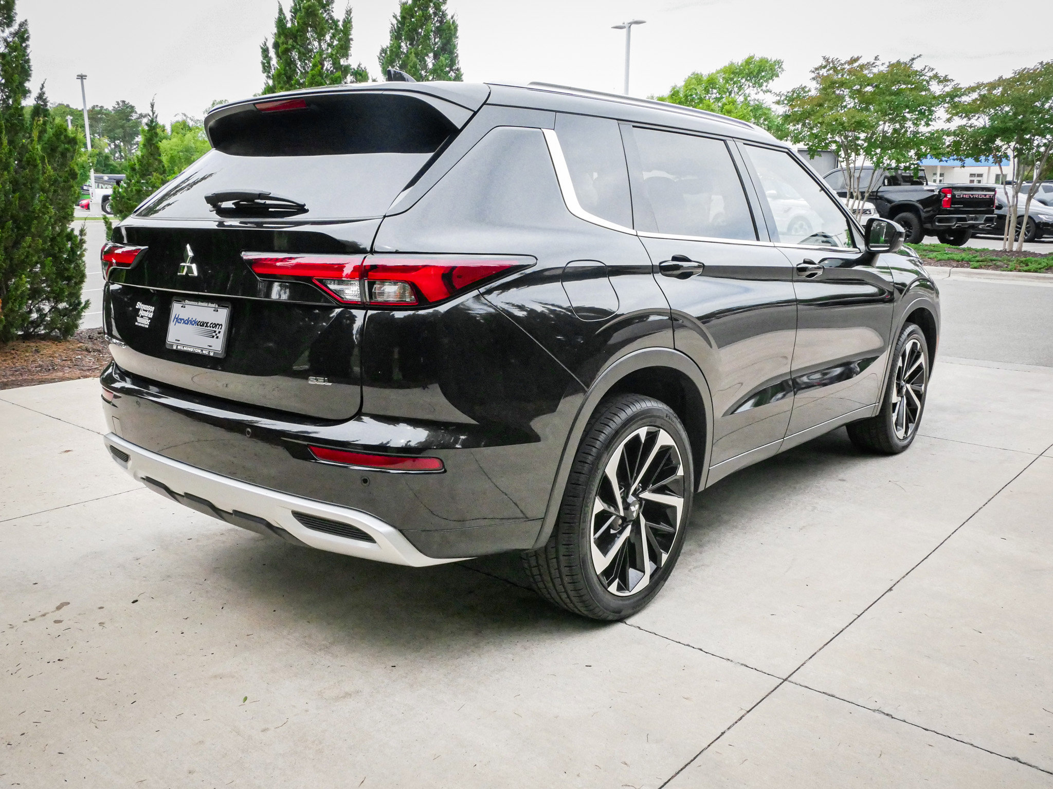 Used 2023 Mitsubishi Outlander SEL FWD image 10