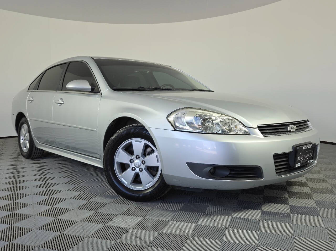 Used 2011 Chevrolet Impala LT FWD image 1