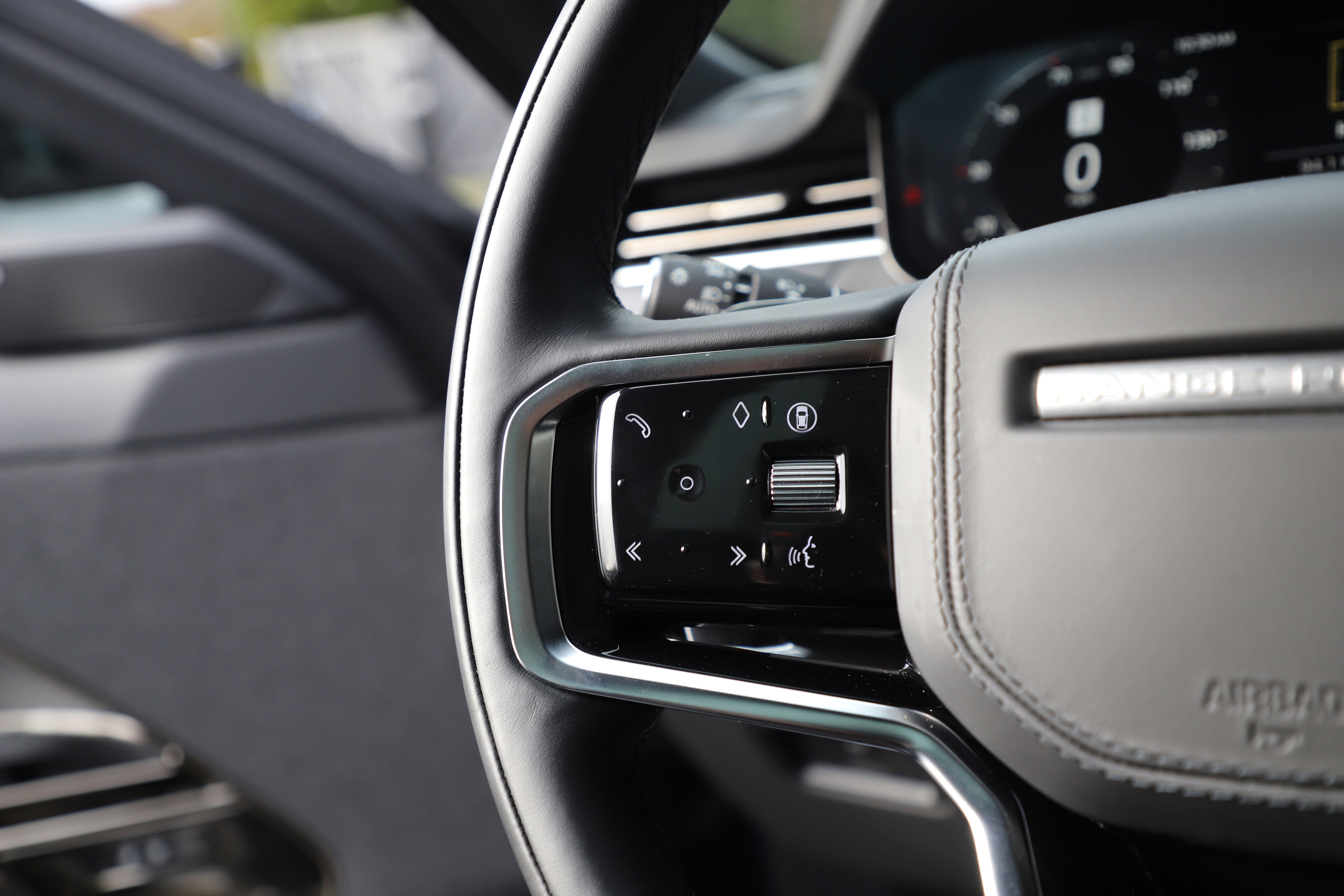 Certified 2025 Land Rover Range Rover Sport image 26