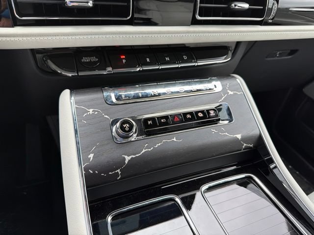 New 2026 Lincoln Aviator Black Label w/ Jet Appearance Package AWD/4WD image 20