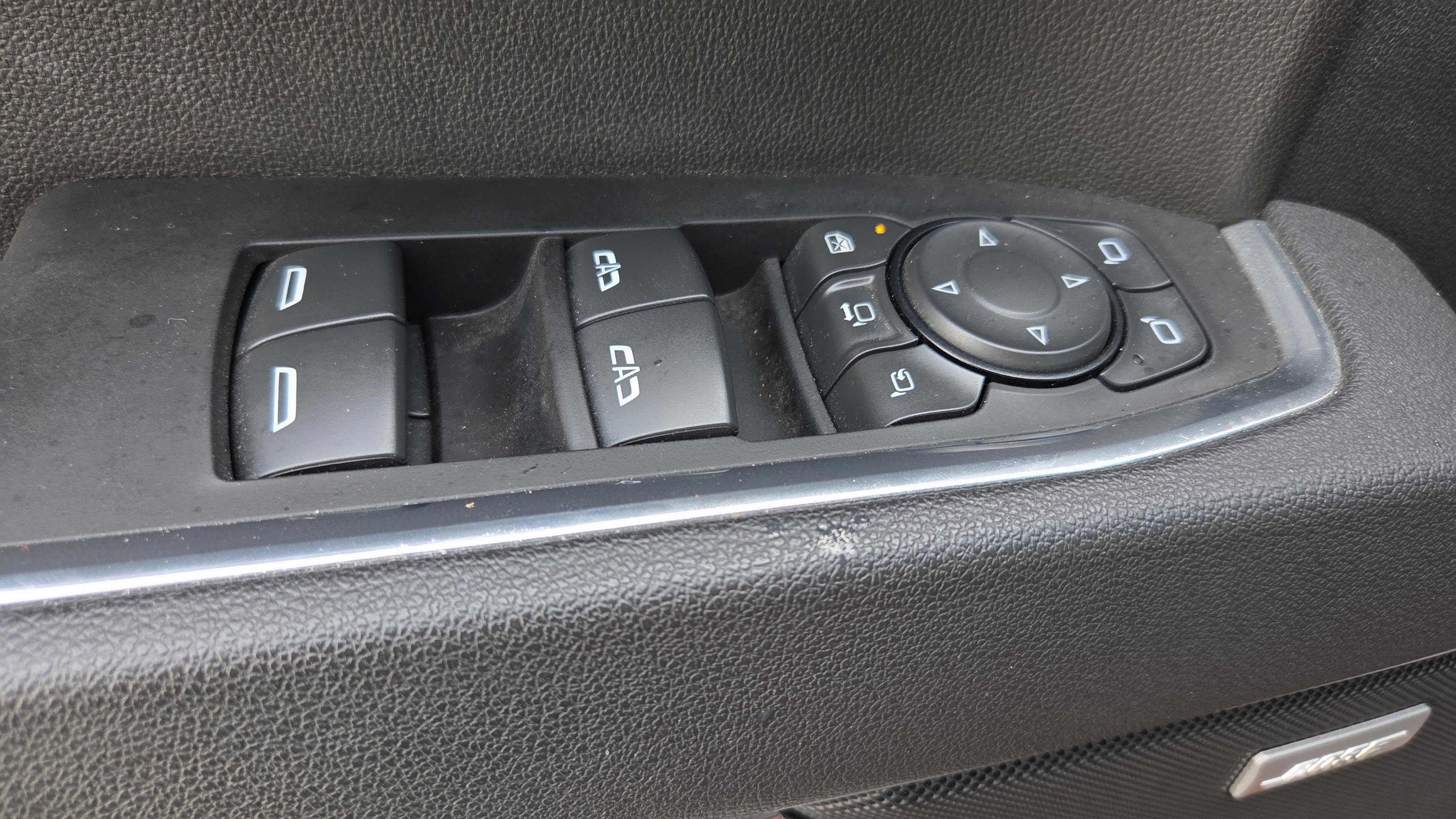 Used 2025 Chevrolet Silverado 2500 LTZ w/ LTZ Premium Package image 37