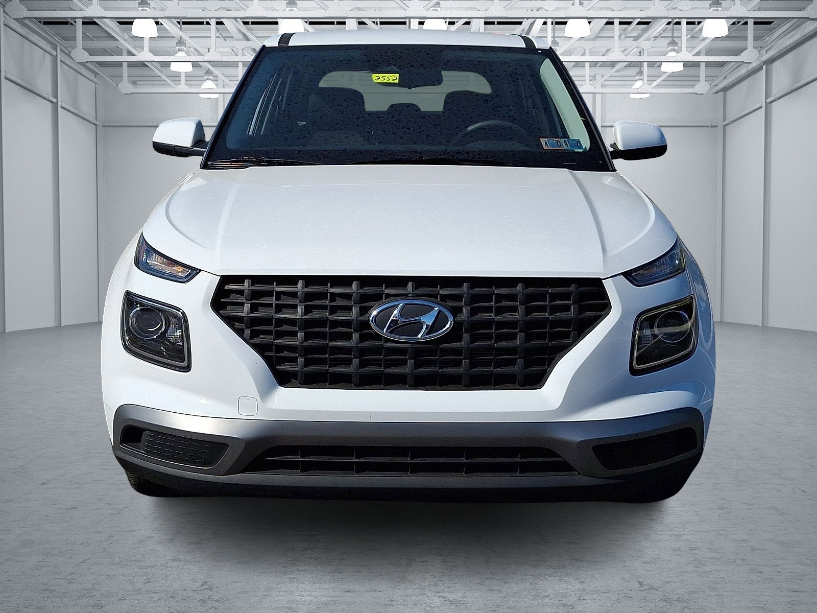 Certified 2025 Hyundai Venue SE image 2