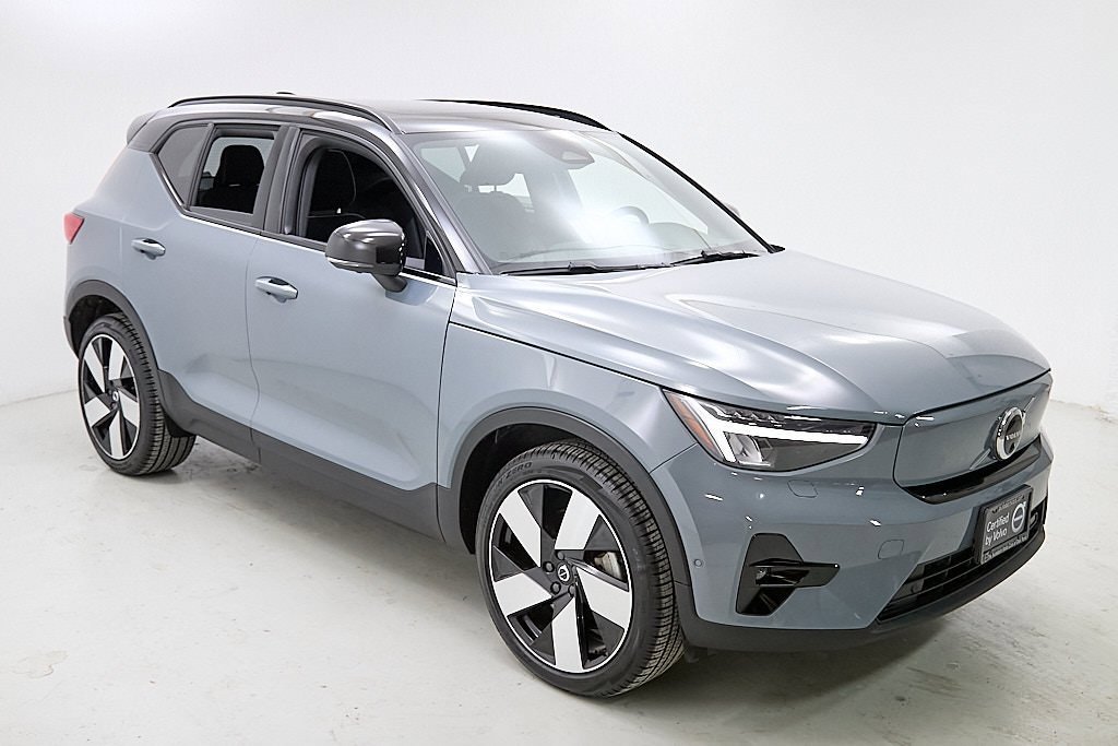 Certified 2023 Volvo XC40 Recharge Ultimate image 4