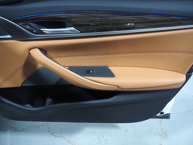Used 2021 BMW 530e w/ Premium Package w/ Premium Package RWD image 63