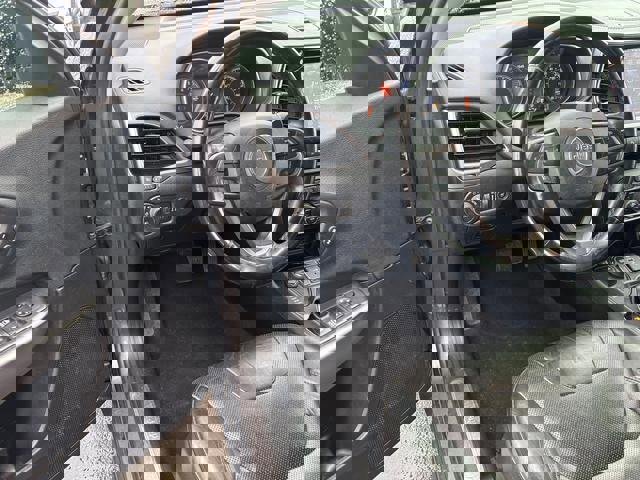 Used 2020 Jeep Cherokee Limited image 9