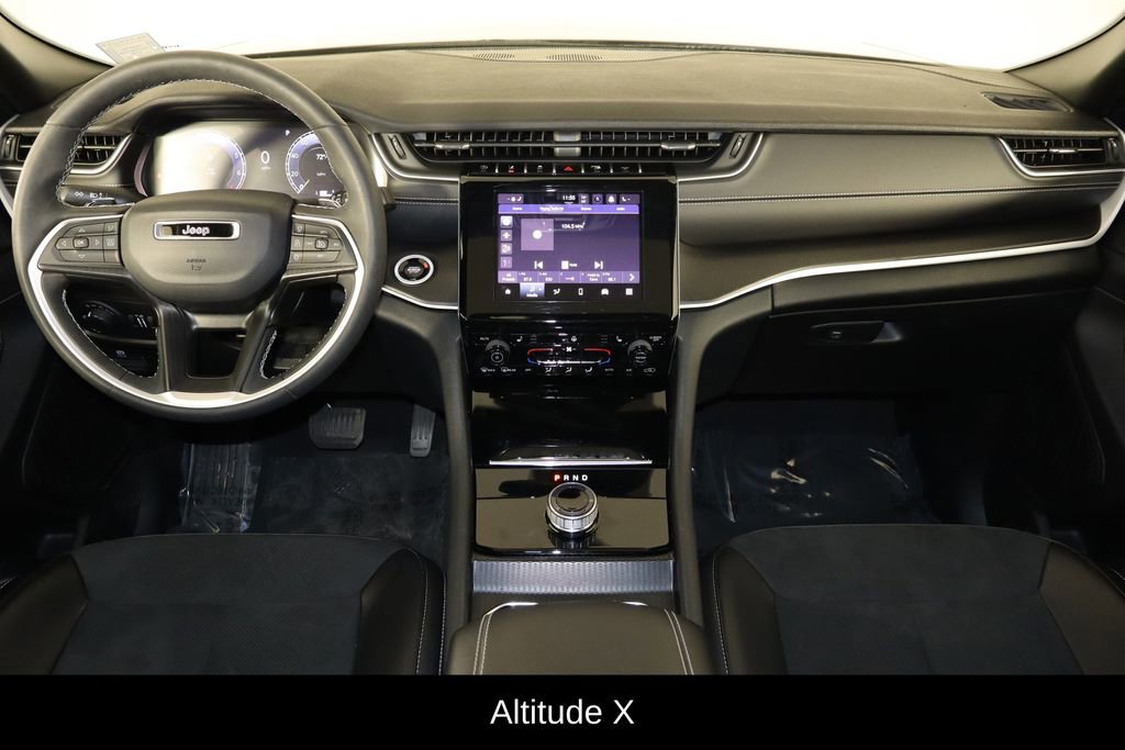 Used 2024 Jeep Grand Cherokee Altitude image 14