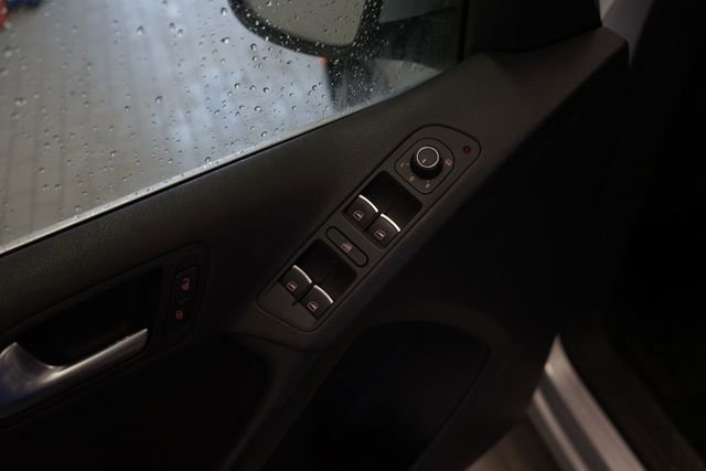 Used 2017 Volkswagen Tiguan Wolfsburg Edition image 20