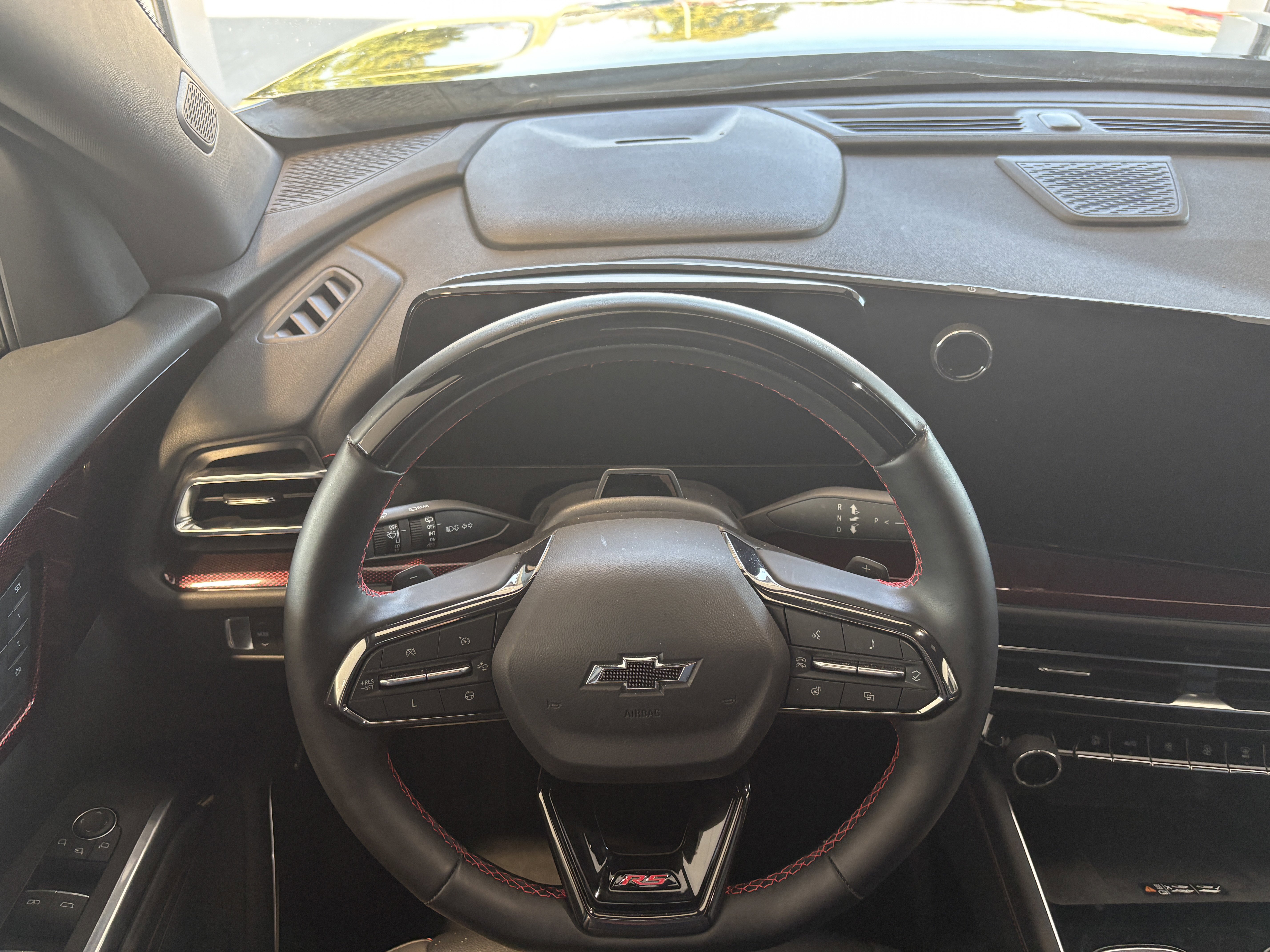 Used 2025 Chevrolet Traverse RS w/ LPO, Floor Liner Package image 11