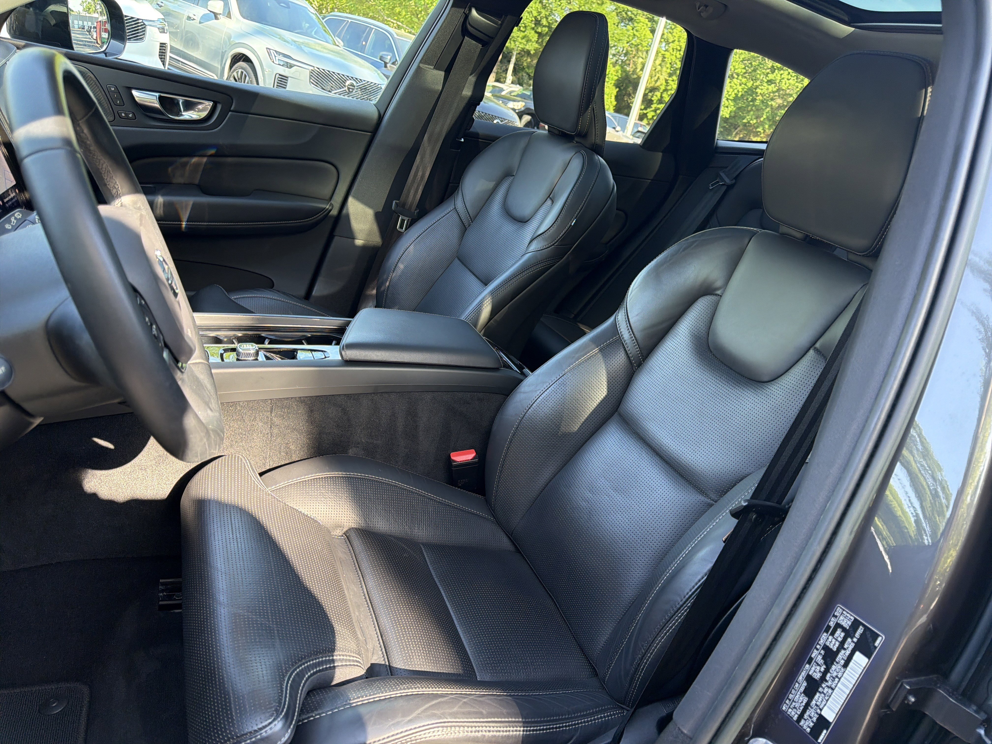 Certified 2023 Volvo XC60 B5 Ultimate image 16