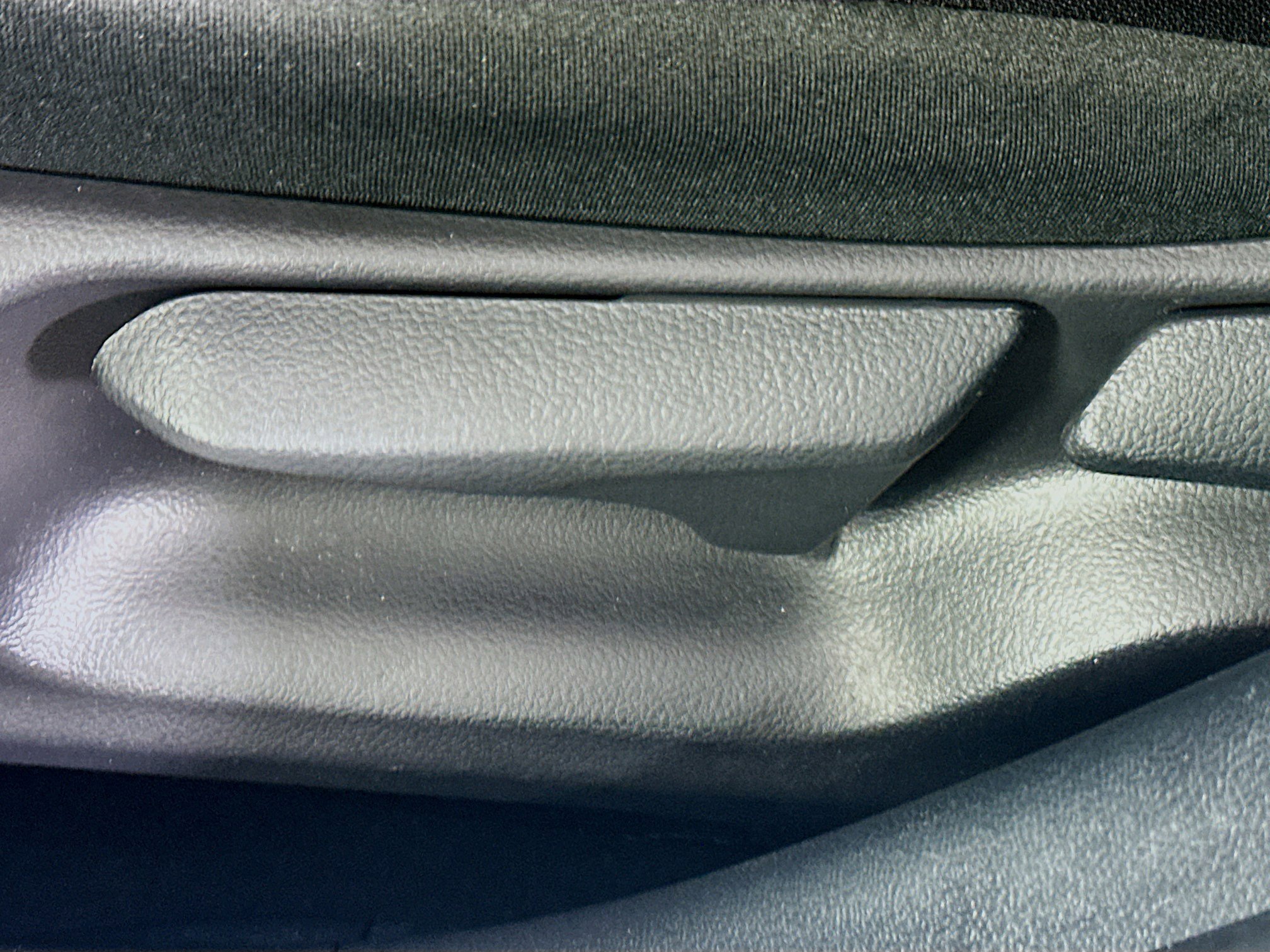 Used 2022 Toyota Prius L Eco image 13