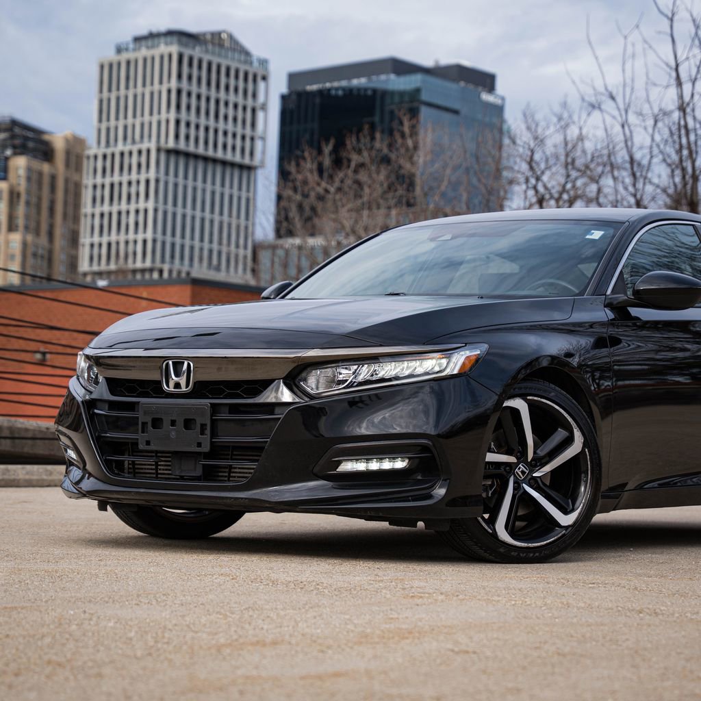 Used 2019 Honda Accord Sport image 2