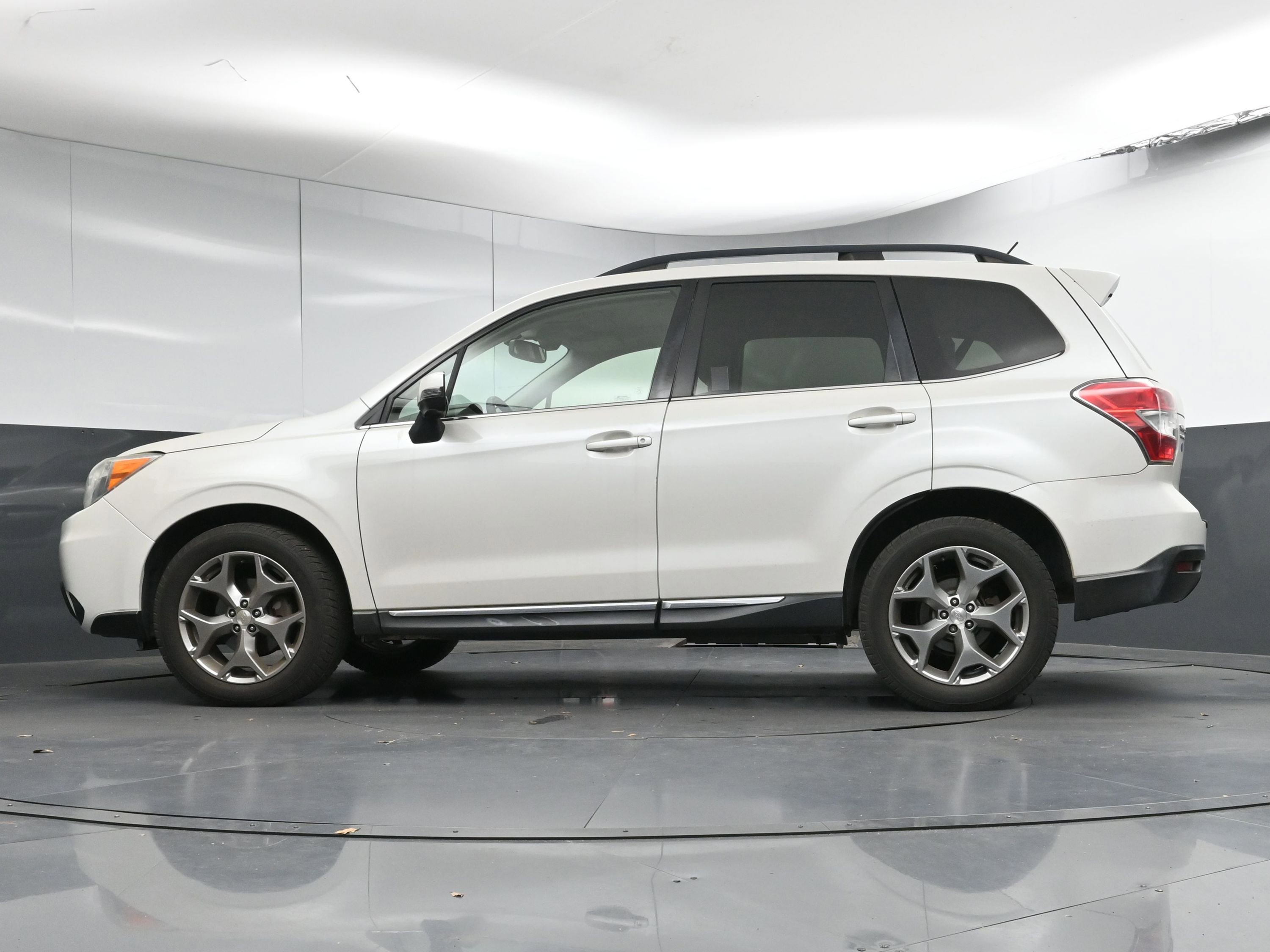 Used 2015 Subaru Forester 2.5i Touring w/ Eyesight & Navigation System image 28