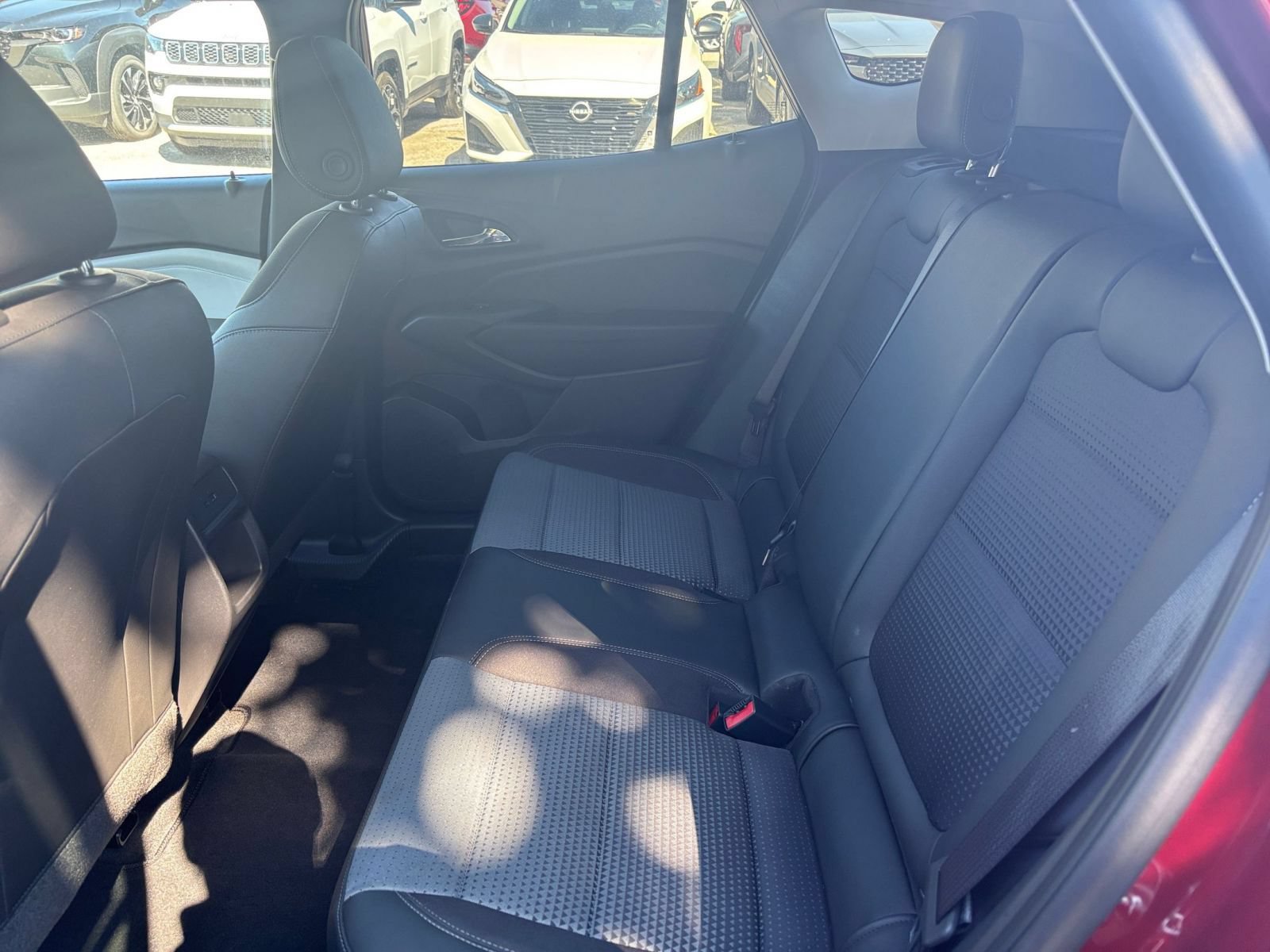 Used 2025 Chevrolet Trax LT FWD image 21