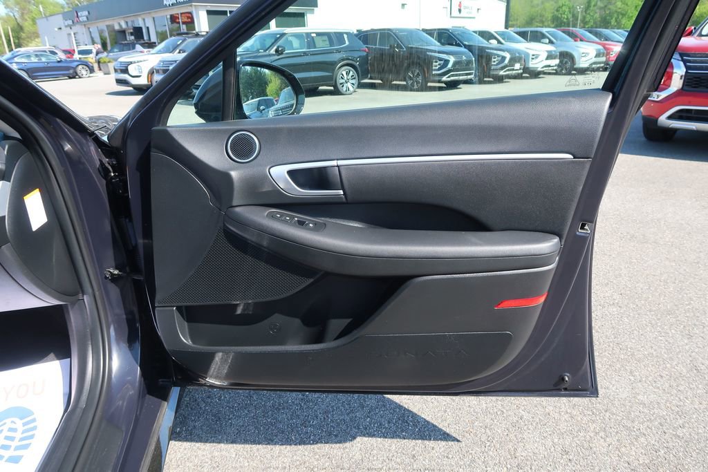 Used 2025 Hyundai Sonata SEL FWD image 22