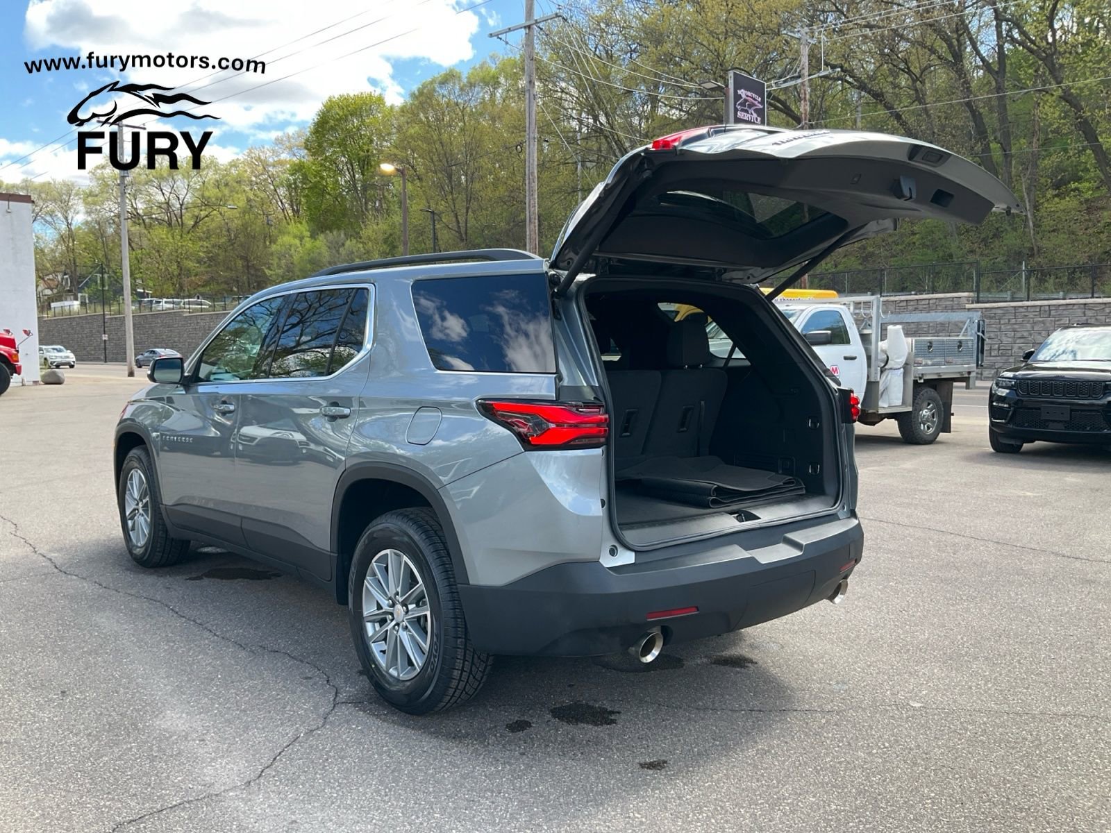 Used 2023 Chevrolet Traverse LT FWD image 28