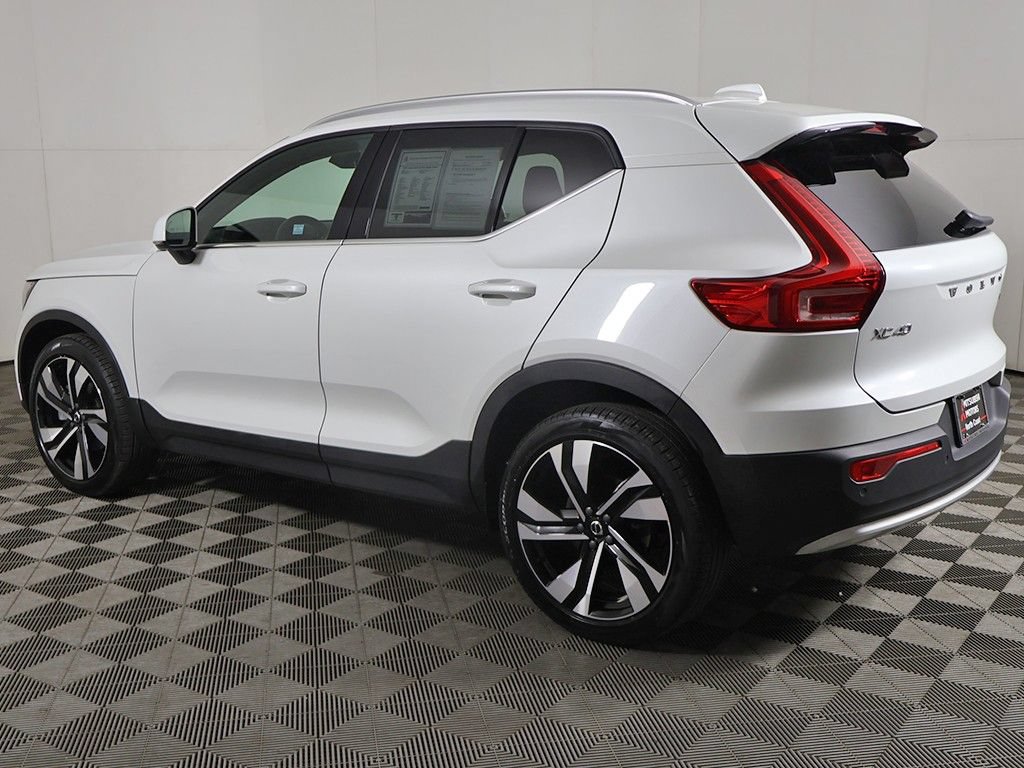 Used 2023 Volvo XC40 B5 Plus w/ Protection Package Premier AWD/4WD image 15
