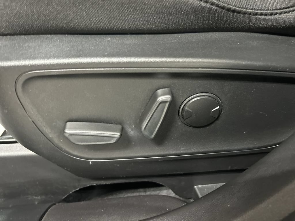 Used 2023 Ford Escape Active AWD/4WD image 10