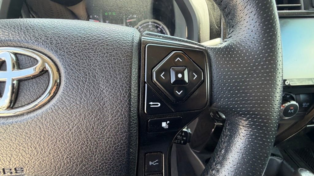 Used 2023 Toyota 4Runner TRD Off-Road Premium AWD/4WD image 17