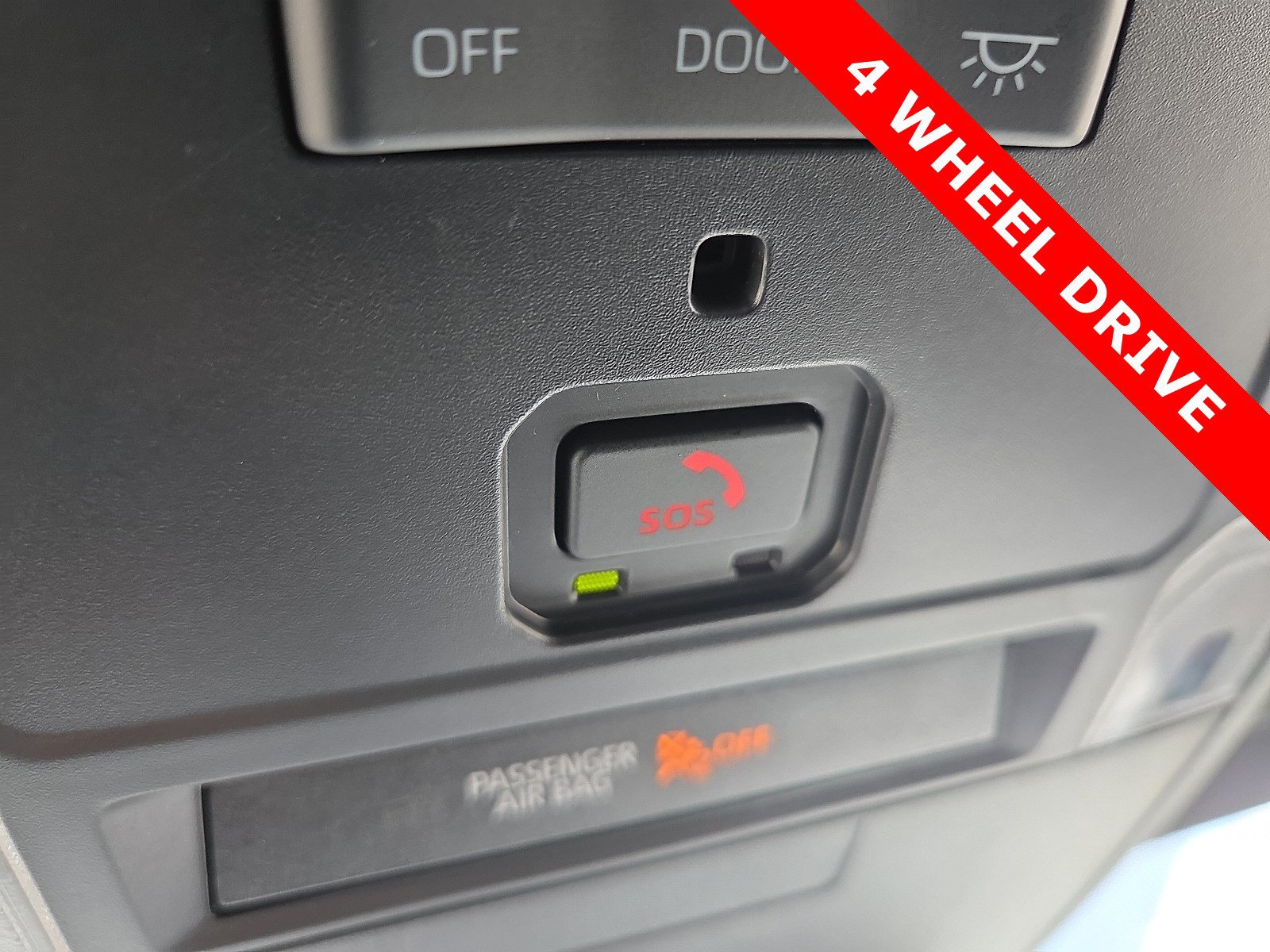 Used 2025 Toyota Tacoma TRD Sport AWD/4WD image 21