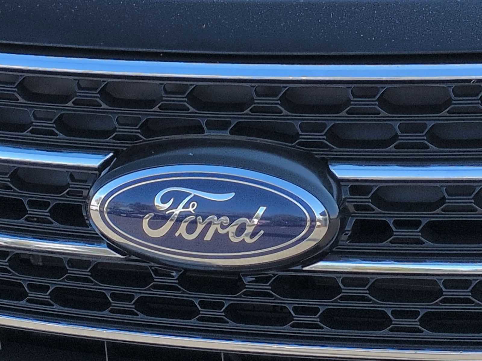 Used 2023 Ford Explorer XLT w/ Equipment Group 202A image 12