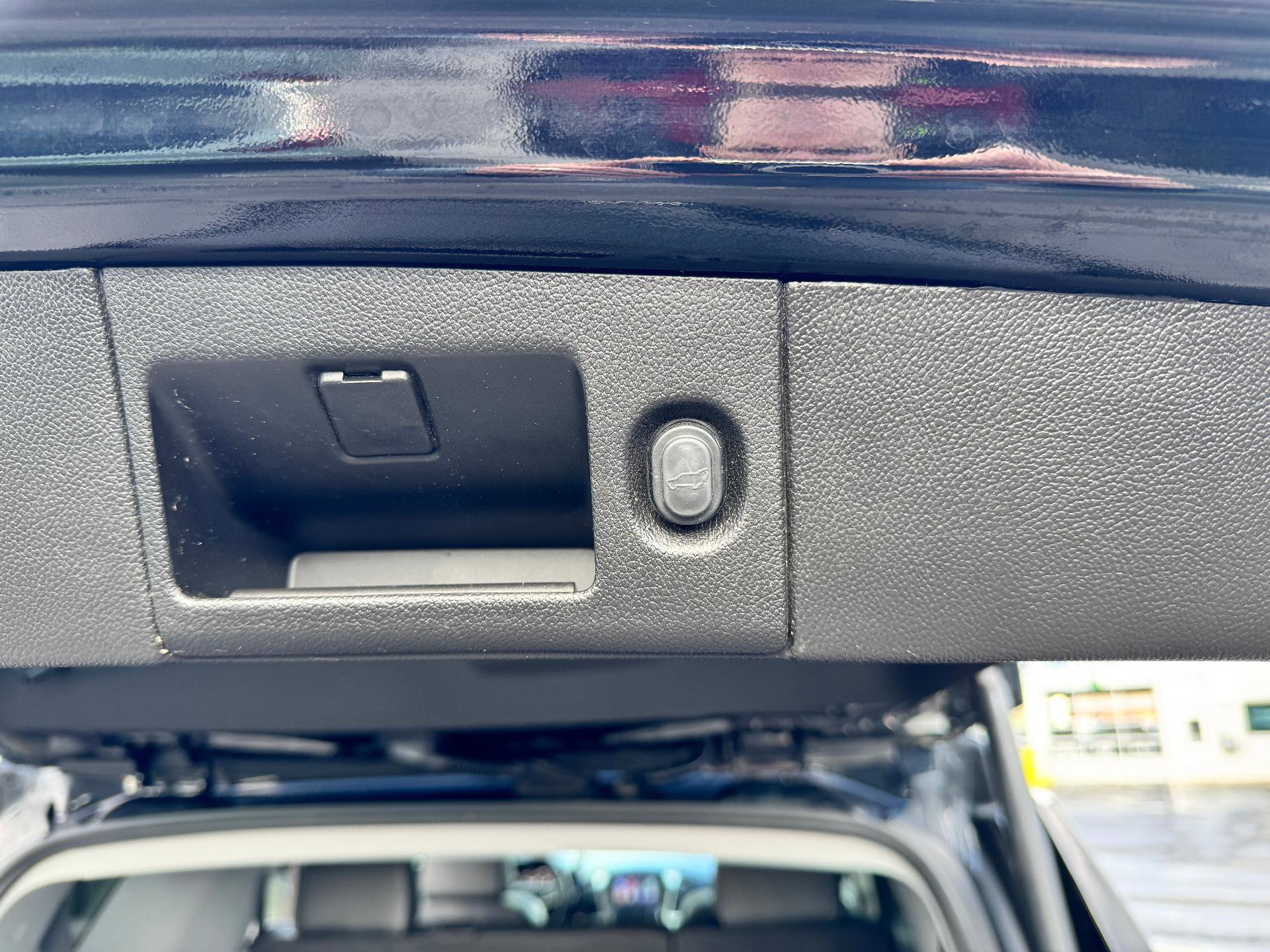 Used 2019 Chevrolet Tahoe LT image 18