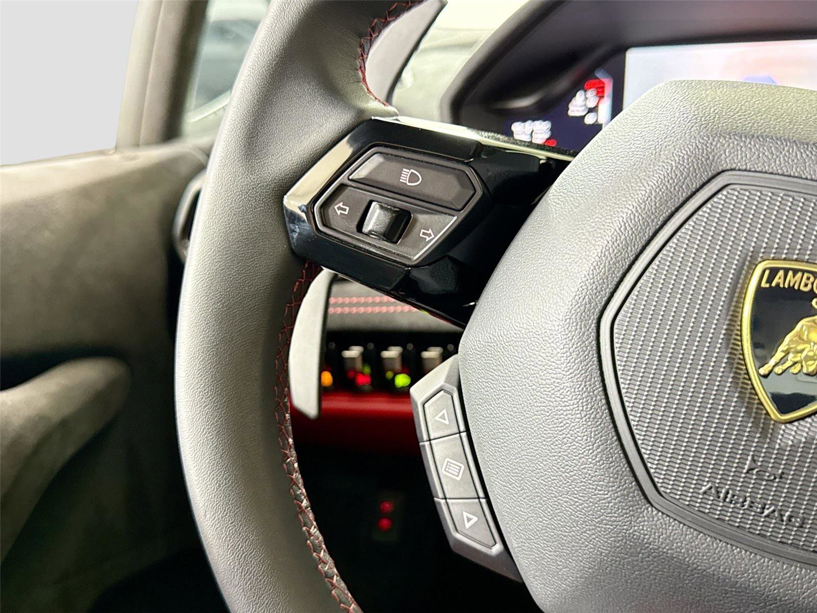 Used 2024 Lamborghini Huracan Tecnica image 22