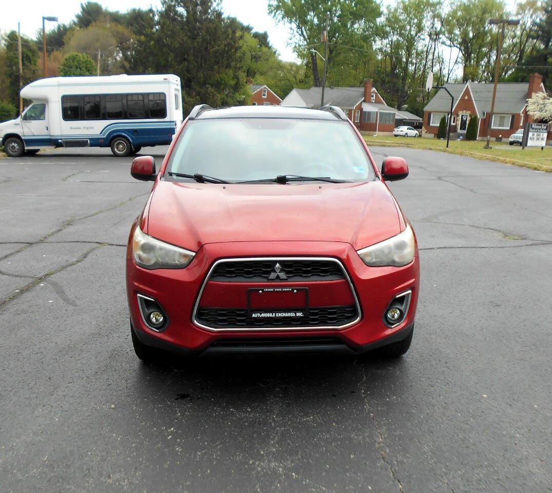 Used 2013 Mitsubishi Outlander Sport SE AWD/4WD image 3