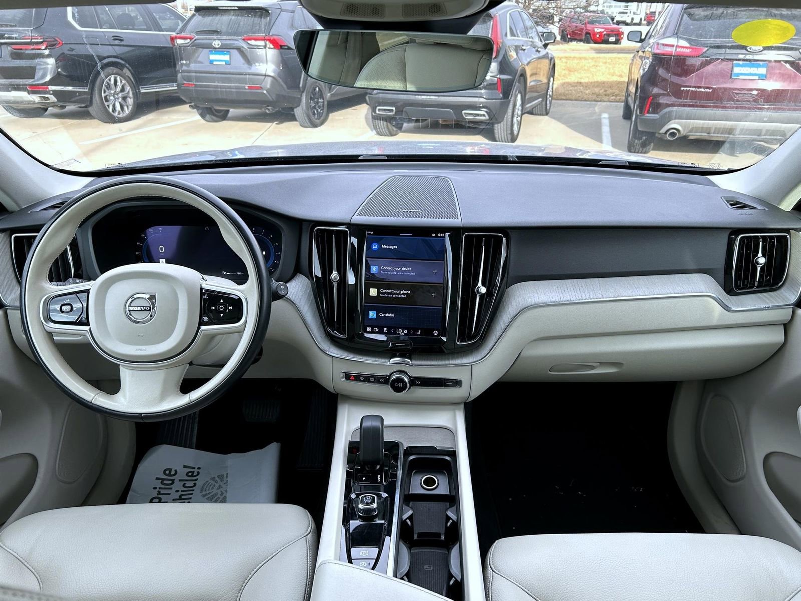 Used 2023 Volvo XC60 B5 Plus AWD/4WD image 12